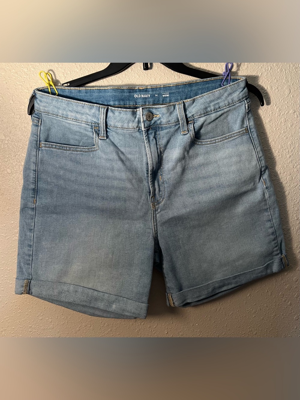 Old Navy Wow High Rise Light Blue Denim 5” Roll-Cuff Women's Shorts